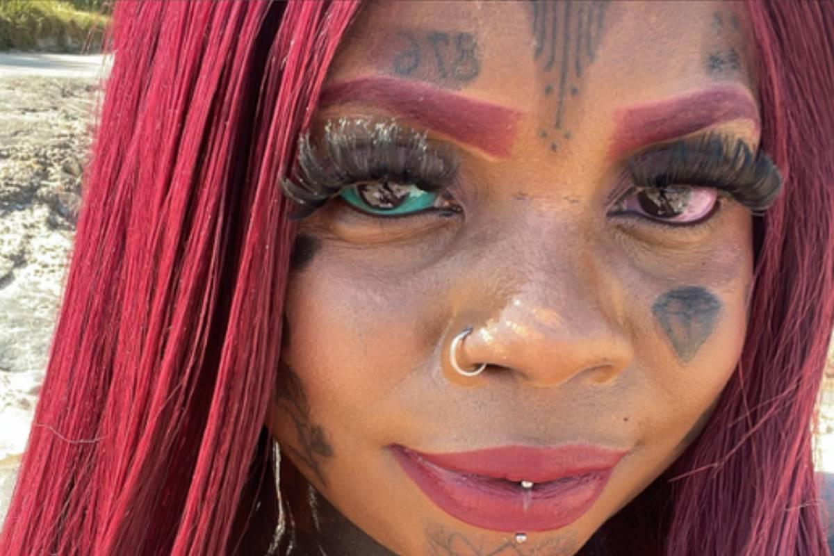 Woman Goes Blind From Tattooing Her Eyeballs Still Has No Regrets