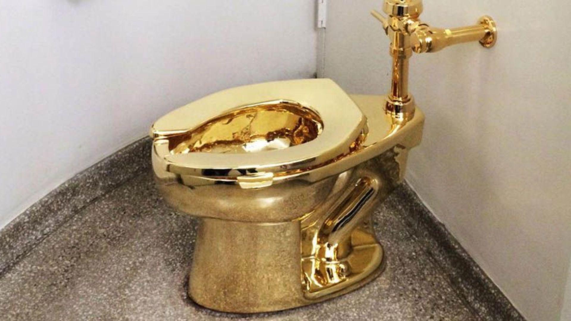 An 18-Karat Golden Toilet Named ‘America’